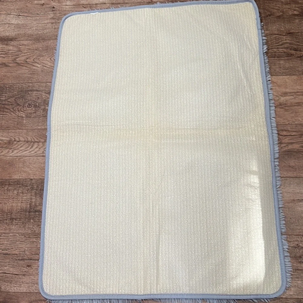 SILVERY GREY/LIGHT BLUE lightweight bathroom/background area rug